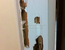 Ζημιά από τερμίτες σε κούφωμα πόρτας