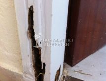 Προσβολή από υπόγειους τερμίτες σε κάσα πόρτας