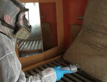 Απολύμανση με εκνέφωση σε κρεβάτι